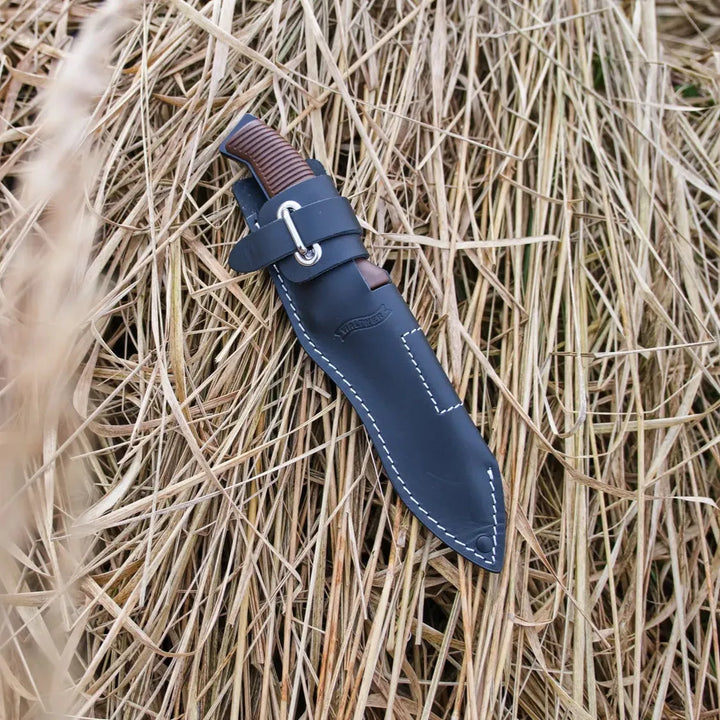 P38 Kniv - Med Lærslire - Lisensiert - Game-On.no