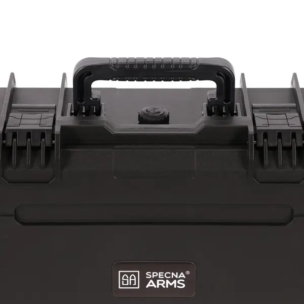 Specna Arms Smart Våpenkoffert 47cm, nærbilde av låser og logo