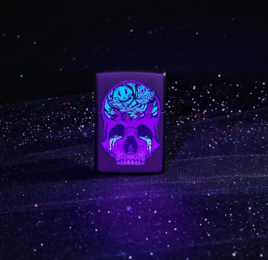 Zippo - Blacklight Skull Design - Matt Svart Lighter - Game-On.no