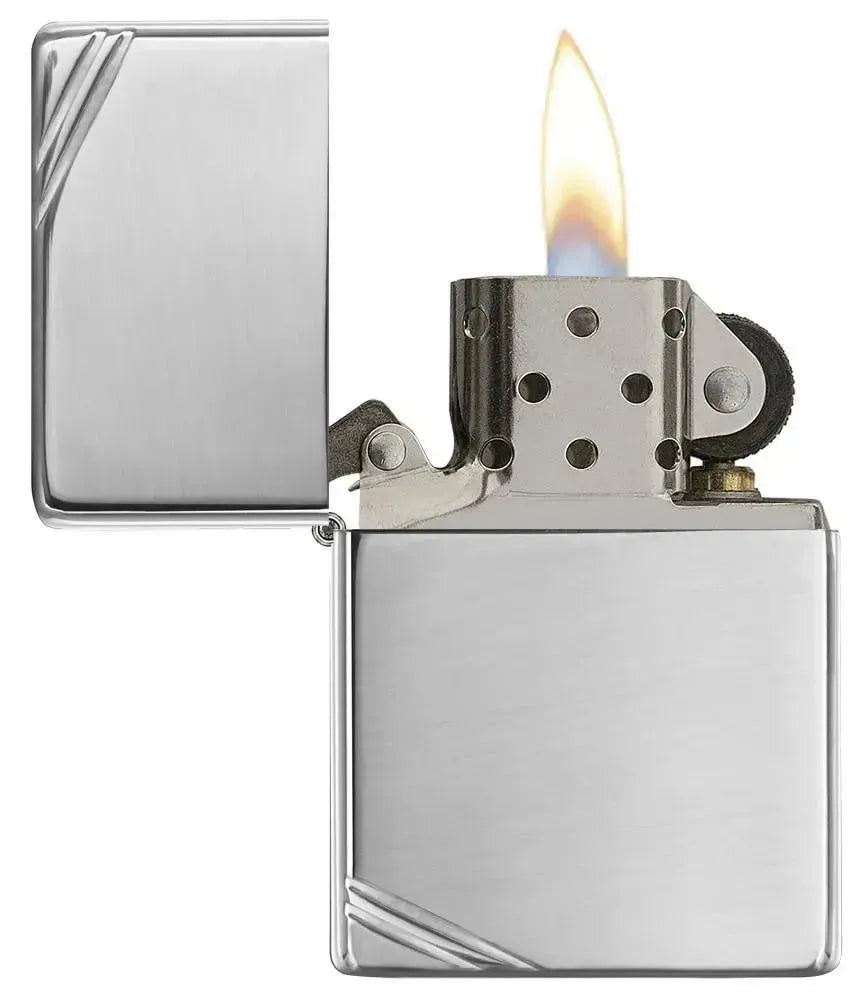 Zippo - Vintage Høypolert Krom med Skråstreker - Game-On.no